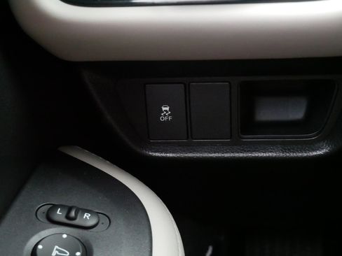 Certified 2026 Honda HR-V LX image 28