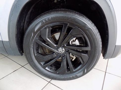 Used 2023 Volkswagen Atlas SE w/ Panoramic Sunroof Package image 10