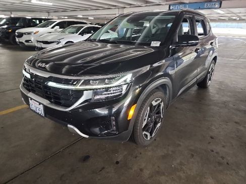 Certified 2024 Kia Seltos SX w/ SX Sunroof Package AWD/4WD image 5