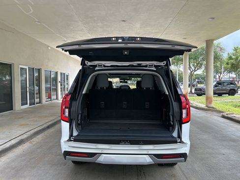 Used 2025 Ford Expedition Platinum AWD/4WD image 47