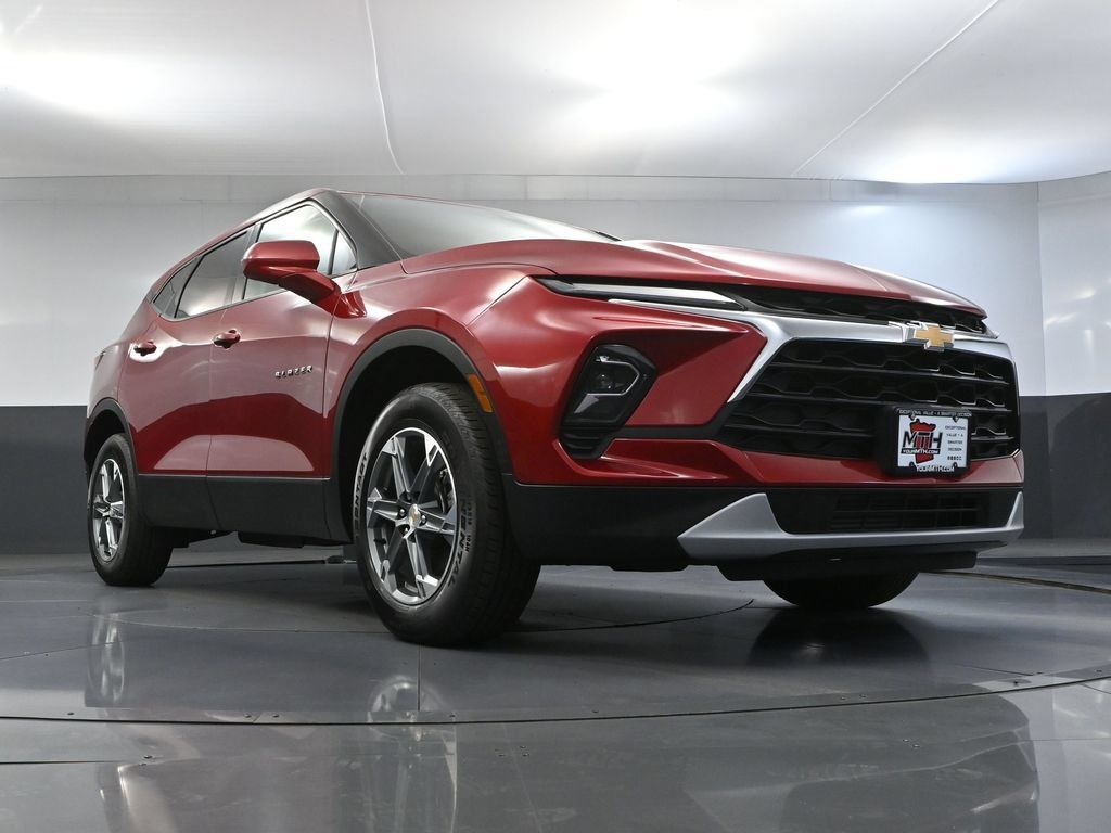 Used 2025 Chevrolet Blazer LT AWD/4WD image 41