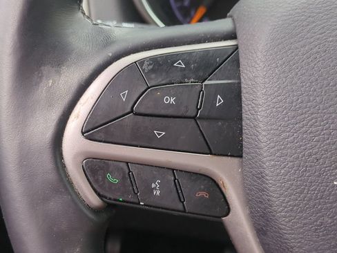 Used 2019 Jeep Grand Cherokee Laredo RWD image 27