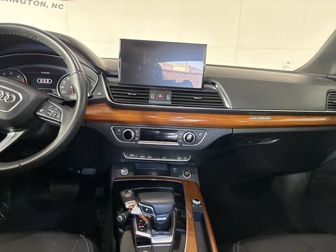 Used 2023 Audi Q5 2.0T Premium w/ Convenience Package AWD/4WD image 21