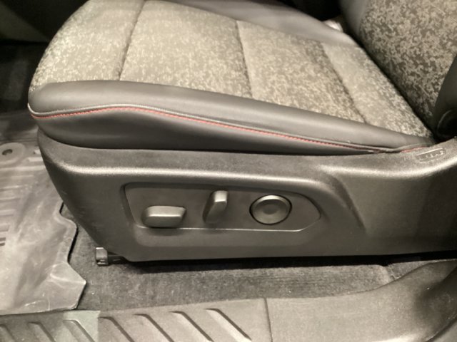 Used 2023 Chevrolet Colorado Z71 w/ Z71 Convenience Package 2 AWD/4WD image 29