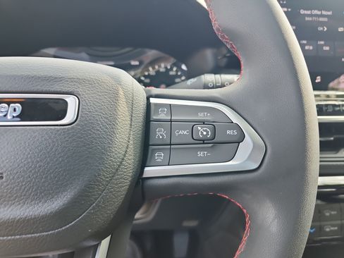Used 2023 Jeep Compass Trailhawk AWD/4WD image 30