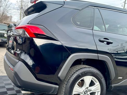 Used 2019 Toyota RAV4 LE image 14