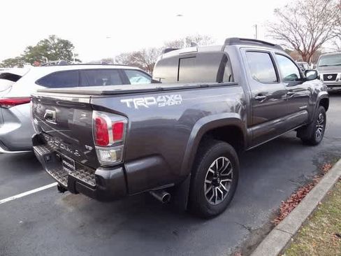 Used 2021 Toyota Tacoma TRD Sport image 5