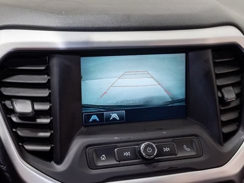 Used 2019 GMC Acadia SLE FWD image 14