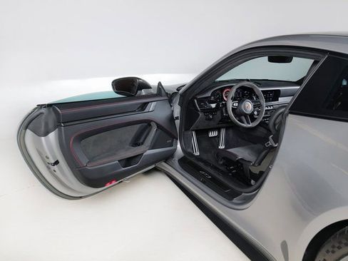 Certified 2022 Porsche 911 GT3 RWD image 27