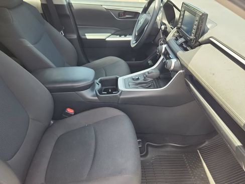 Used 2022 Toyota RAV4 LE AWD/4WD image 19