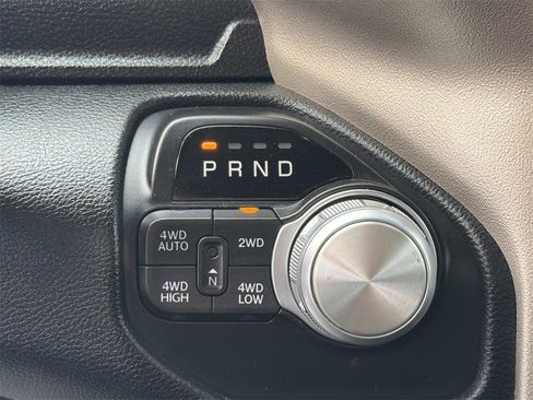 Used 2019 RAM 1500 Laramie image 12