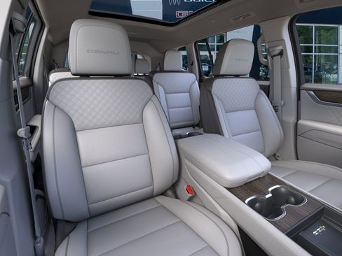 New 2026 GMC Acadia Denali w/ Super Cruise Package FWD image 18