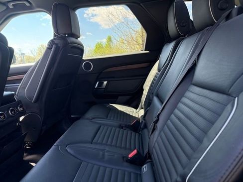 Used 2018 Land Rover Discovery HSE Luxury AWD/4WD image 11