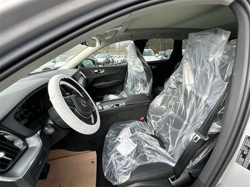 New 2025 Volvo XC60 B5 Core w/ Protection Package Premier image 11