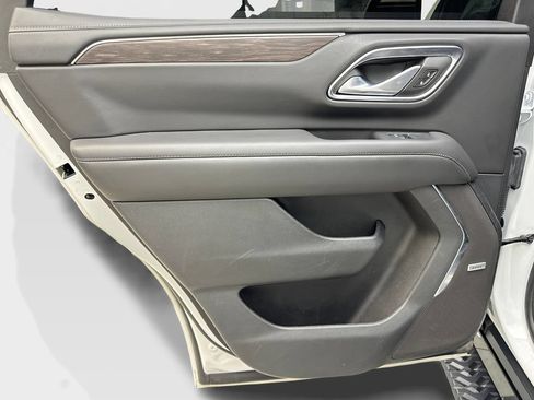 Used 2024 Chevrolet Tahoe Z71 w/ Luxury Package AWD/4WD image 35