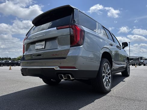 New 2026 GMC Yukon Denali w/ Sun & Power Step Package AWD/4WD image 10