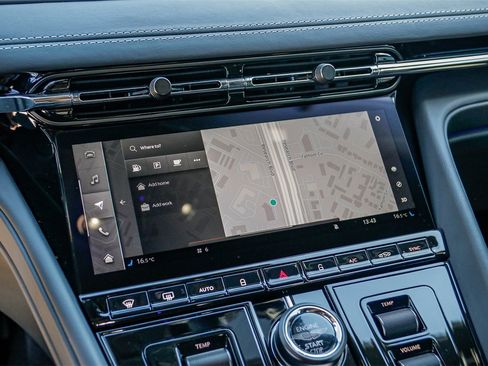 Used 2024 Aston Martin DB12 Coupe image 22