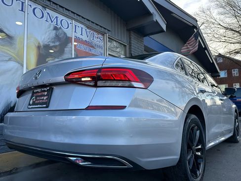 Used 2020 Volkswagen Passat 2.0T SE image 3