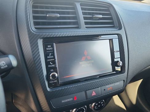 Used 2025 Mitsubishi Outlander Sport AWD image 21