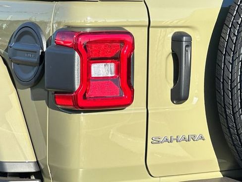 New 2026 Jeep Wrangler Unlimited Sahara AWD/4WD image 26