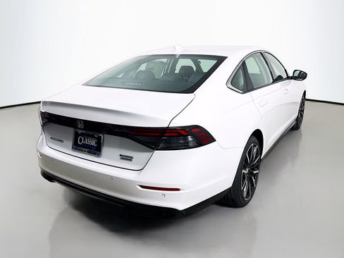 New 2026 Honda Accord Touring image 7