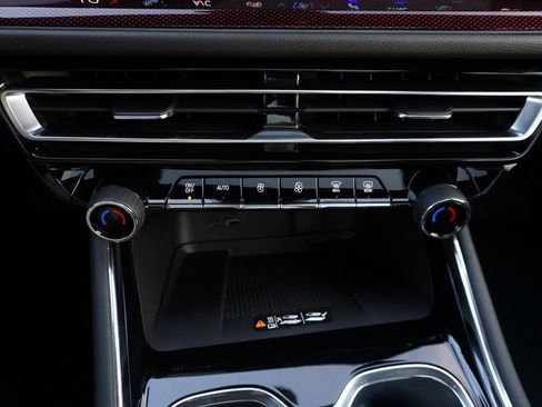 New 2026 Chevrolet Traverse Z71 w/ Driver Confidence Package image 17