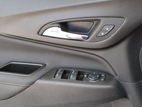 Used 2024 Chevrolet Equinox RS w/ LPO, Floor Liner Package FWD image 33