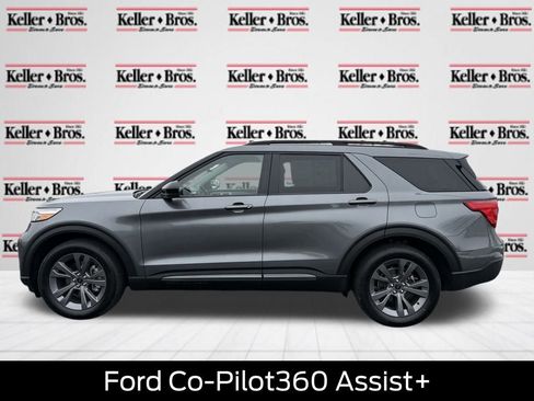 Used 2022 Ford Explorer XLT w/ Equipment Group 202A image 4