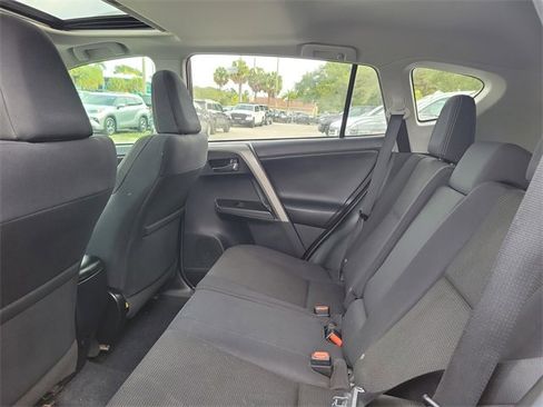Used 2018 Toyota RAV4 XLE image 6