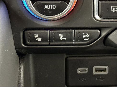 Used 2024 GMC Yukon XL SLT image 6