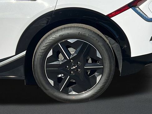 New 2025 Kia EV6 Wind image 4