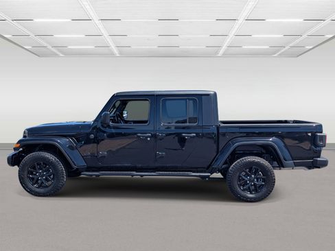 Used 2022 Jeep Gladiator Sport AWD/4WD image 2