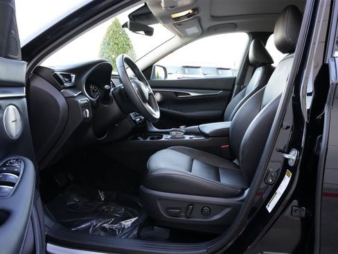 Certified 2025 INFINITI QX50 Luxe image 16