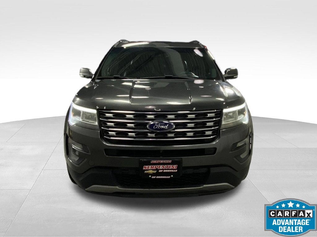 Used 2017 Ford Explorer Limited w/ Equipment Group 301A AWD/4WD image 2