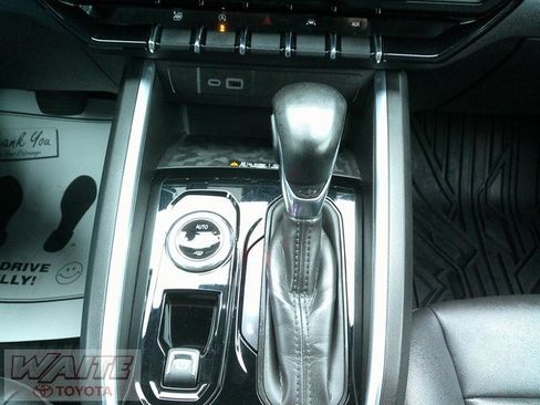 Used 2023 Chevrolet Colorado LT image 19