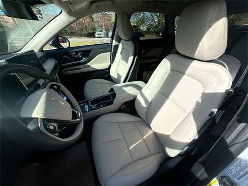 New 2026 Lincoln Corsair Reserve image 11