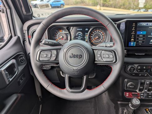 Used 2024 Jeep Wrangler Unlimited Rubicon w/ Convenience Group image 22