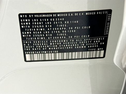 Used 2023 Volkswagen Tiguan SE FWD image 33
