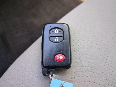 Used 2012 Toyota Prius Two FWD image 25