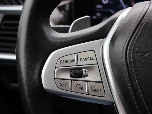 Used 2025 BMW X7 xDrive40i image 44