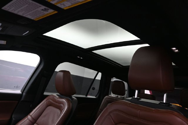 Certified 2025 Lincoln Aviator Reserve w/ Illumination Package AWD/4WD image 20