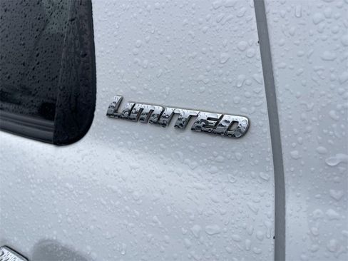 Used 2014 Toyota Sequoia Limited image 5