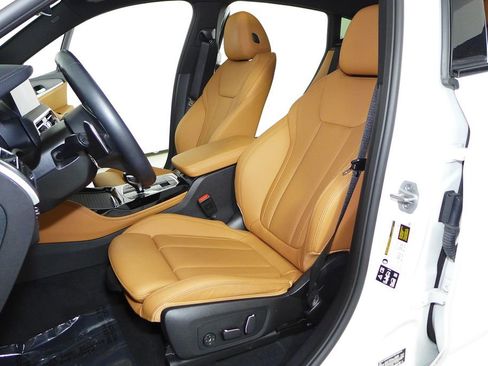 Used 2025 BMW X4 M40i w/ Premium Package image 22