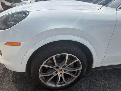 Used 2021 Porsche Cayenne S AWD/4WD image 2