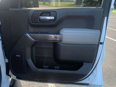 Used 2019 Chevrolet Silverado 1500 LTZ w/ LTZ Premium Package image 9