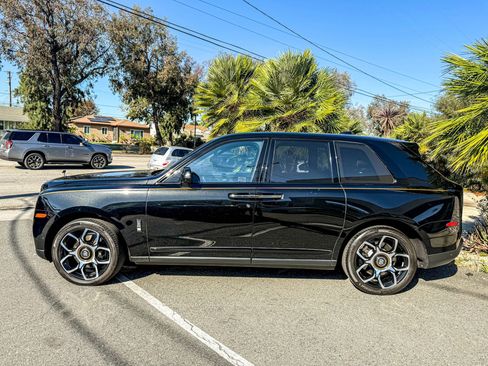 Used 2020 Rolls-Royce Cullinan Black Badge image 15