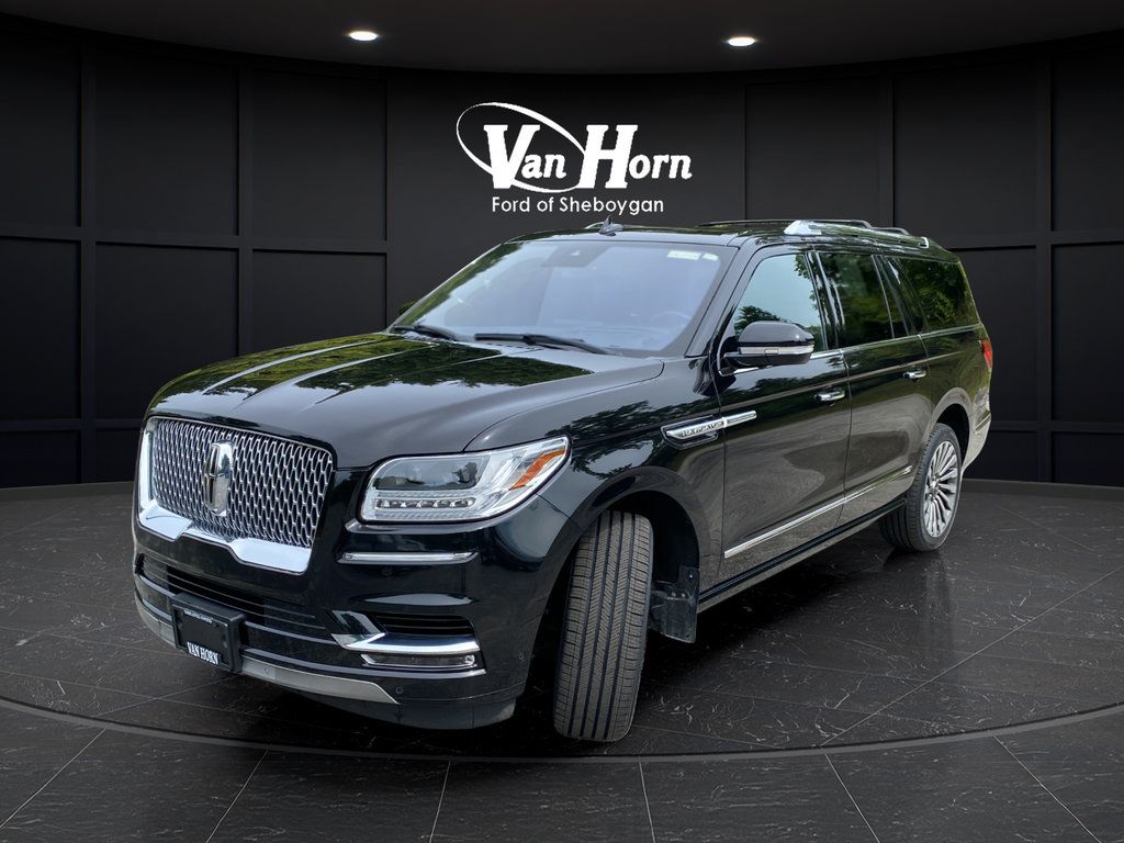 Used 2019 Lincoln Navigator L Reserve w/ Cargo Package AWD/4WD image 3