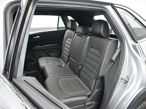 Used 2020 Volkswagen Atlas Cross Sport SEL Premium R-Line AWD/4WD image 28