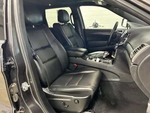 Used 2020 Jeep Grand Cherokee Limited AWD/4WD image 12