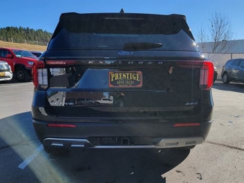 Used 2025 Ford Explorer Active w/ Active Comfort Package image 6